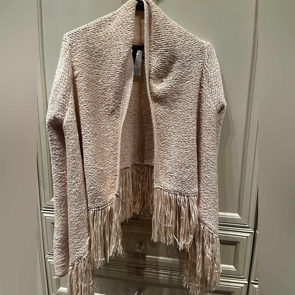 BCBGMAXAZRIA.  SWEATER SHAWL